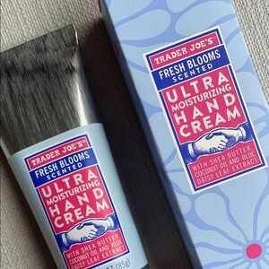 Trader Joe's Fresh Blooms Ultra Moisturizing Hand Cream